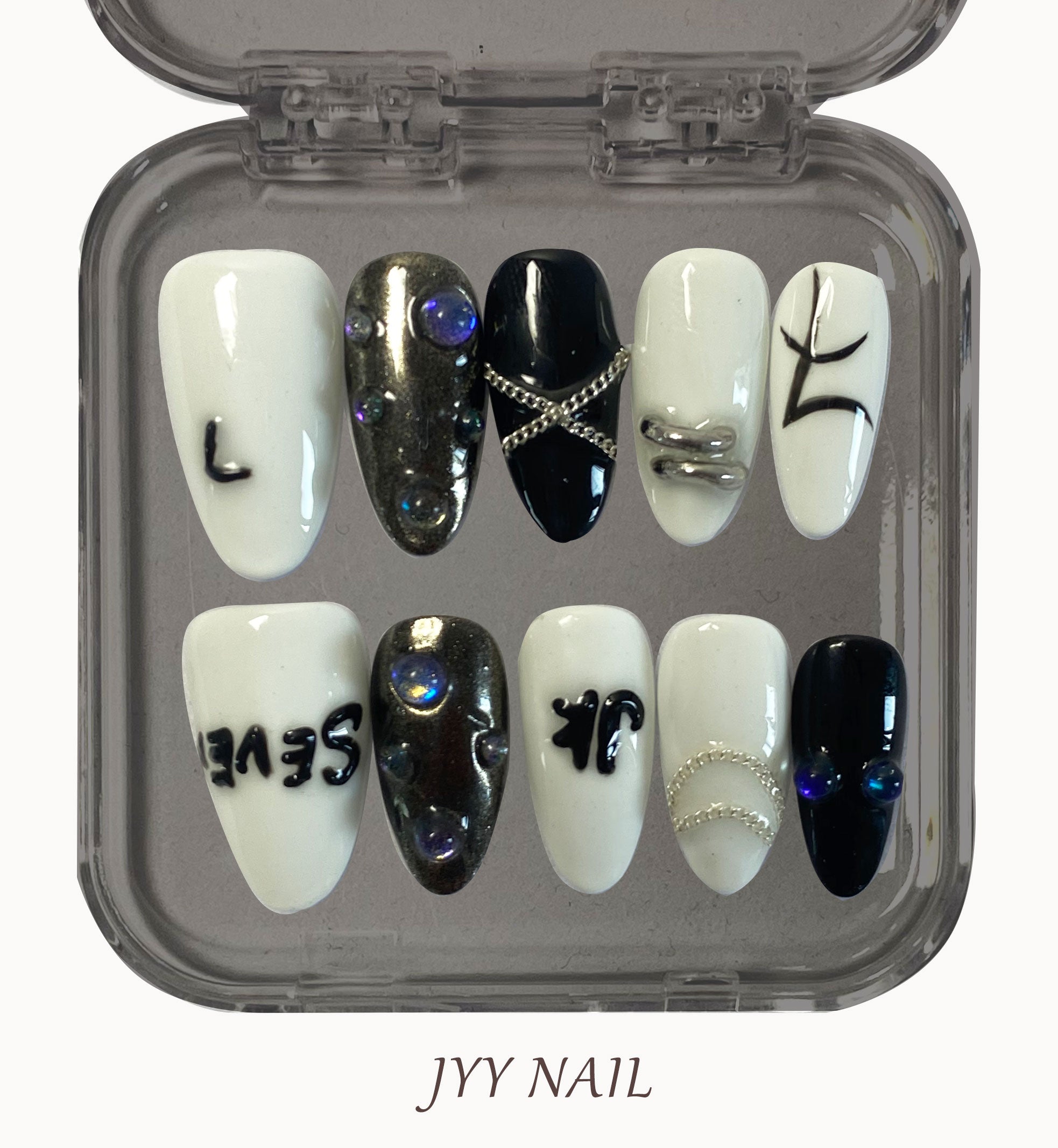 A142 Punk street: Manicura heavy metal estilo punk street sexy