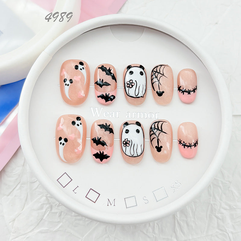 zb35..A variety of choices for almond-shaped and square-shaped wearable nails.
