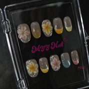 zb98..Nails of various styles.
