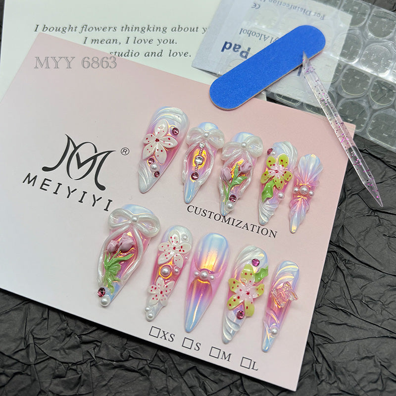 zb92..A wide variety of wearable nails in different styles.