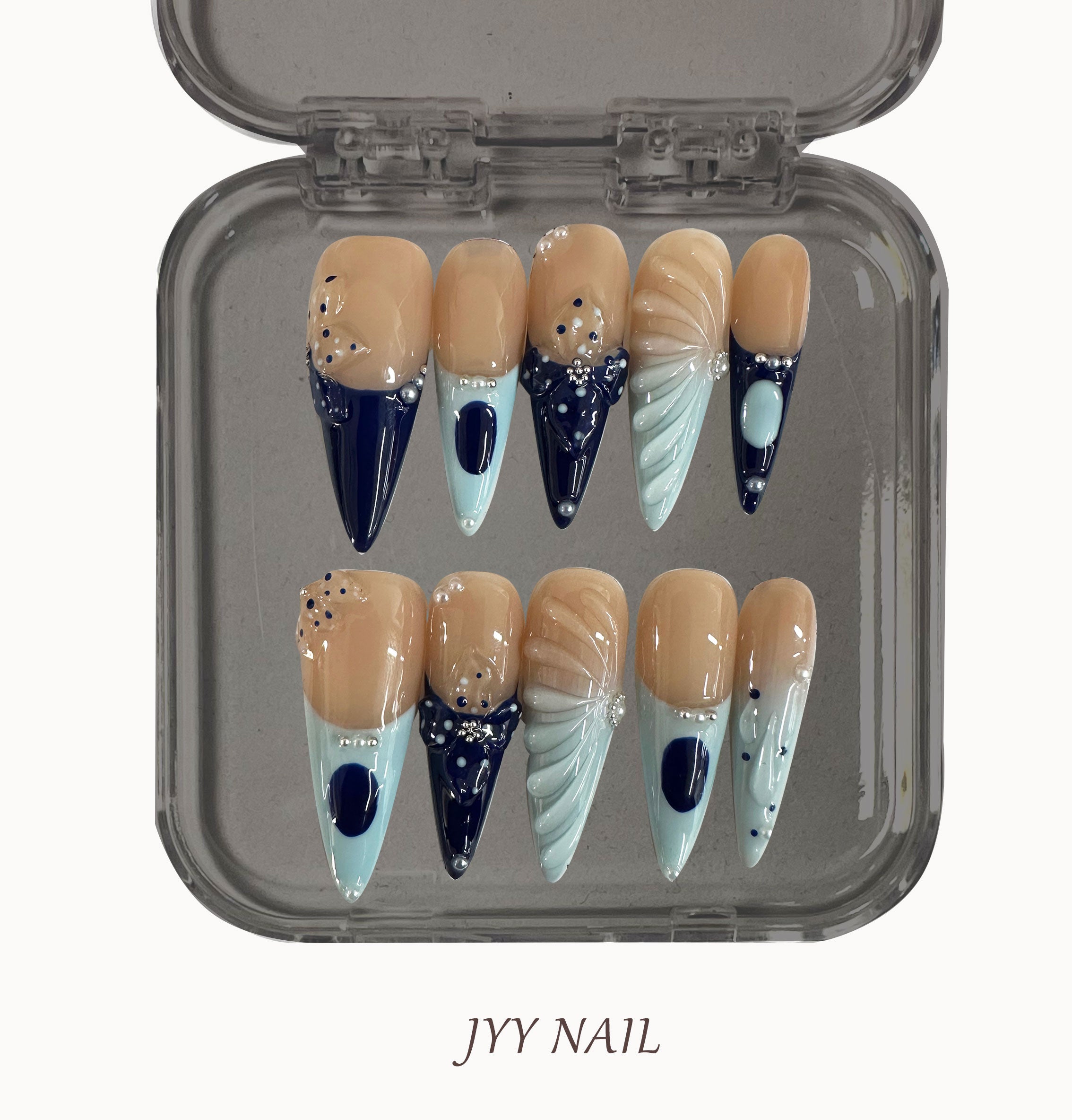 A220 Nude pink blue border:Blue gradient nail art high-end custom