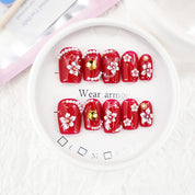 zb33..A variety of almond-shaped and square nails.