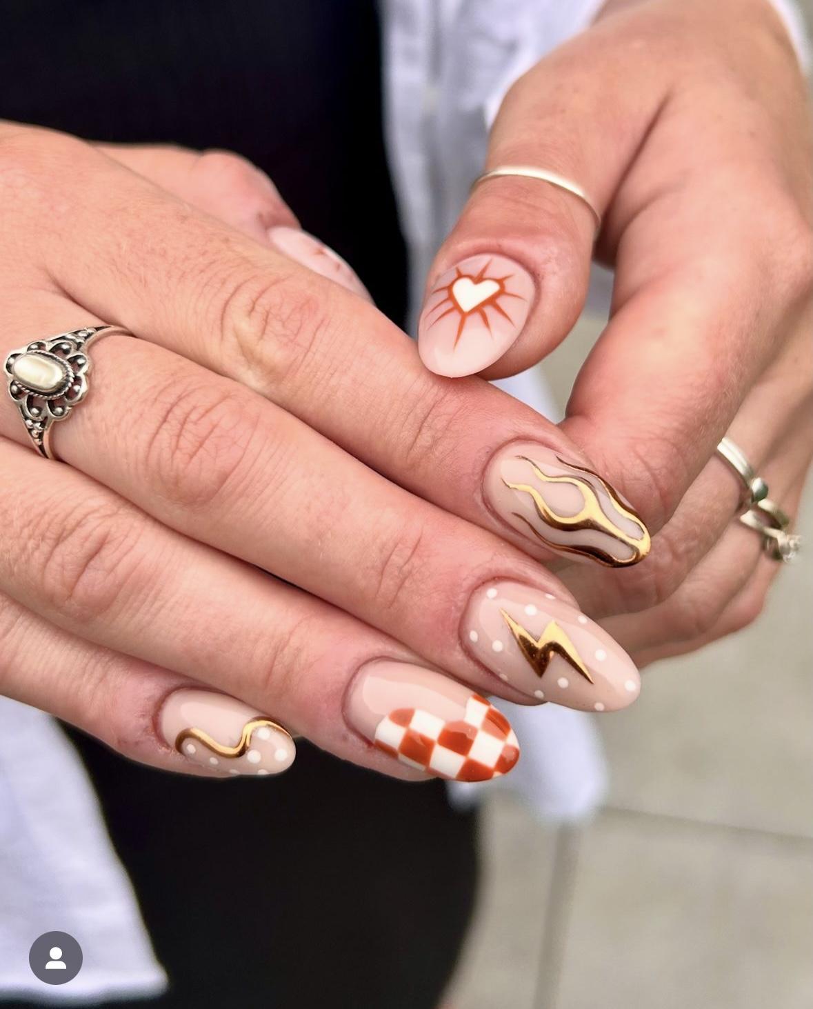 Uñas-zora