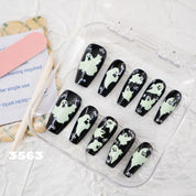 zb8..Beautiful and charming with nails